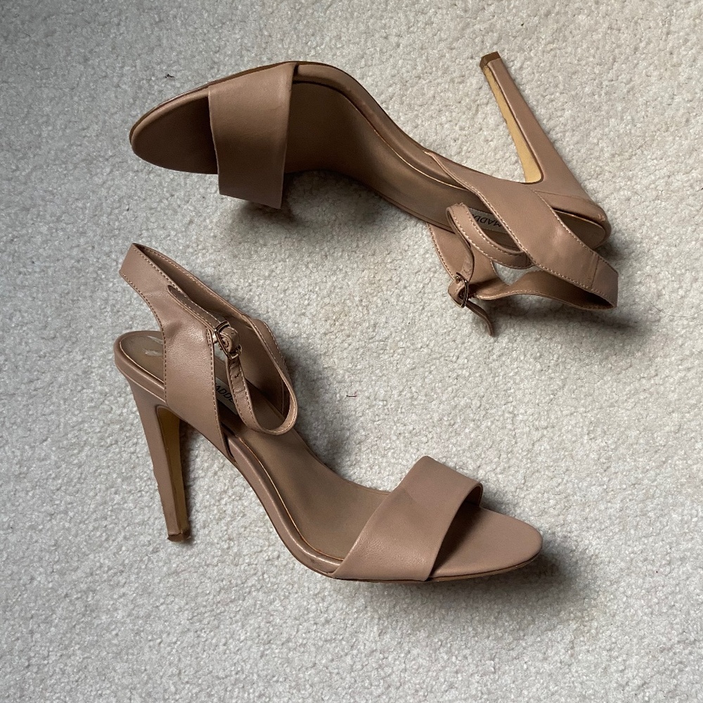 Steve Madden Dorty nude matte stiletto, size 9
